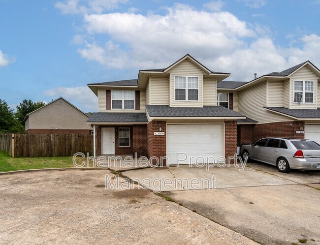 Building Photo - 2910 Dawn Ct
