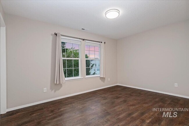 Building Photo - 4712 S Glenmere Way