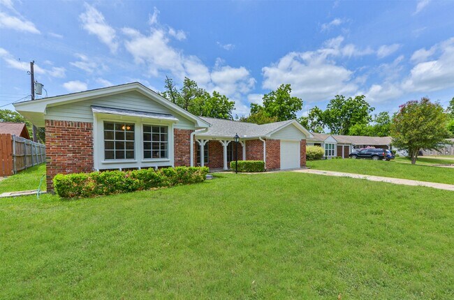 Building Photo - 9631 Bundy Ln