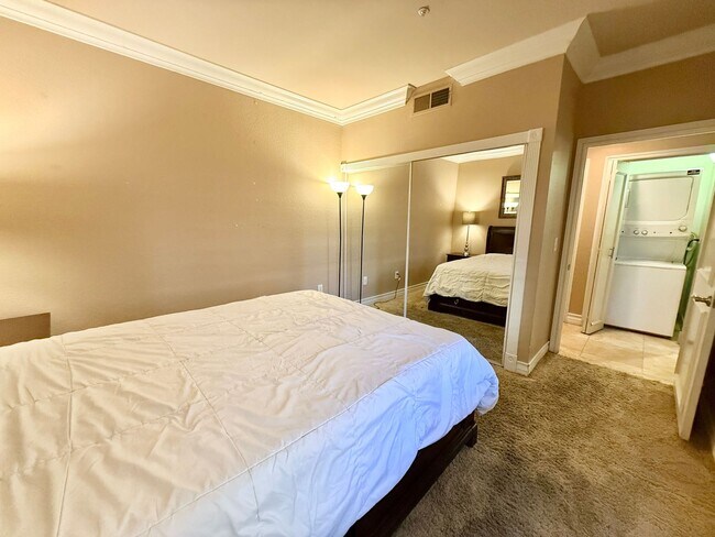 Building Photo - Meridian FURNISHED 2 BDR /2 BATH Luxury Co...