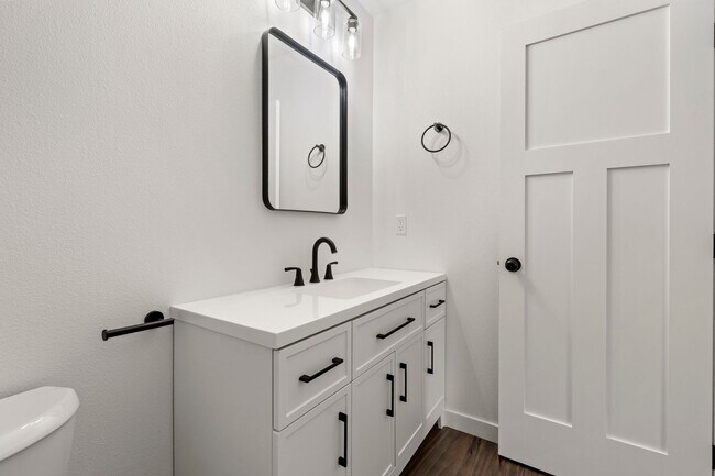 Building Photo - Brand new 3 bedroom 3 full bath townhouse in Thurston! MOVE IN SPECIAL!