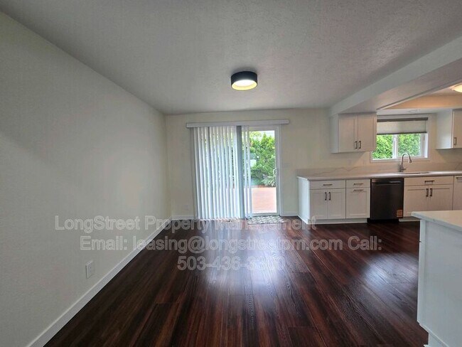 Building Photo - 2018 Nut Tree Dr NW