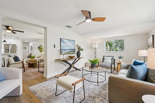 Building Photo - 311 Shore Dr E