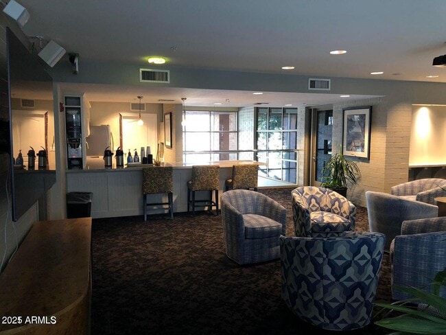 Building Photo - 1701 E Colter St