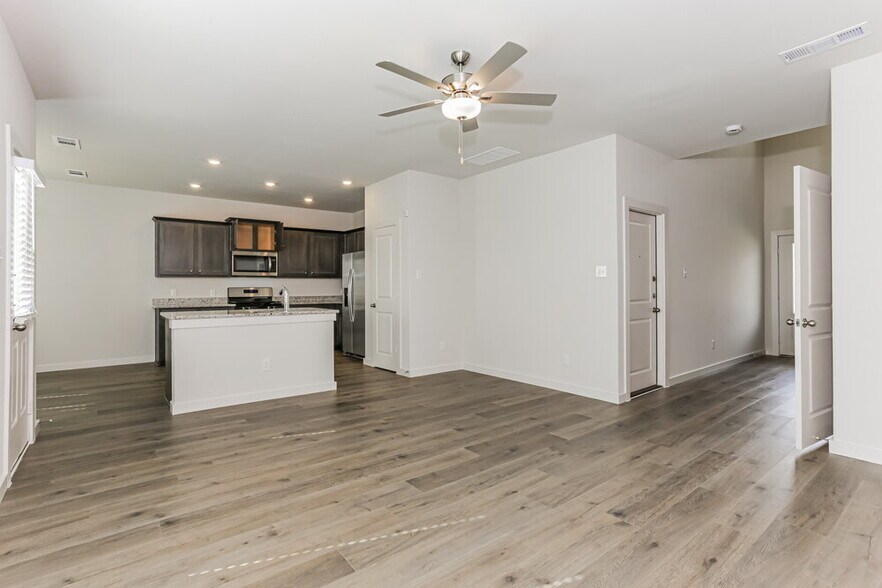 Building Photo - 422 Watson Ct