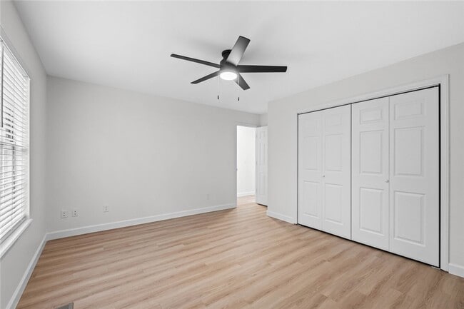 Building Photo - 2074 N Kantz Ln