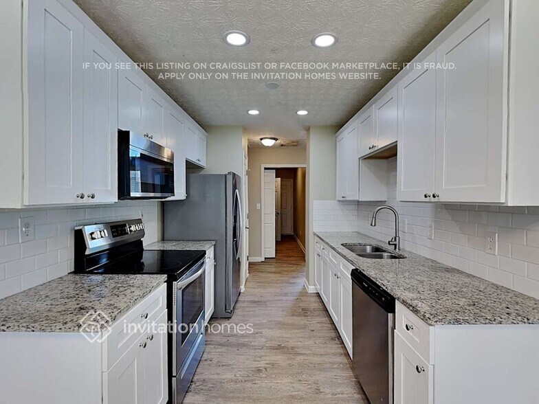 Building Photo - 65 Dartmouth Ct