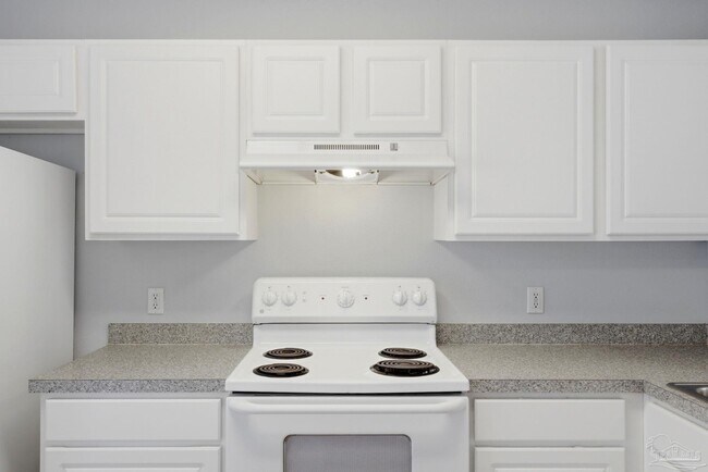 Building Photo - 1076 Antigua Cir