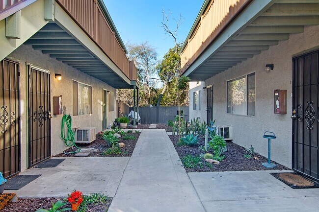 Building Photo - RENOVATED Studio in Lemon Grove (close to San Diego etc) with AC/Gated Parking!!