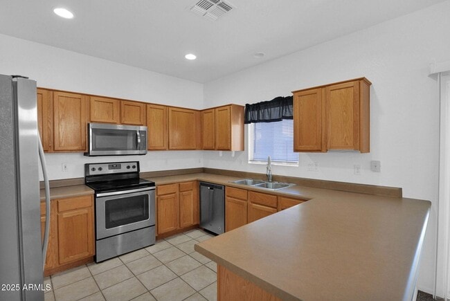 Building Photo - 1750 W Union Hills Dr