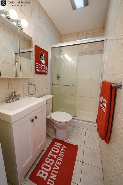 Building Photo - 73 Thatcher St