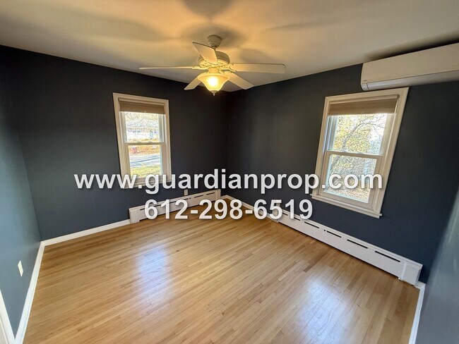 Building Photo - Fully Updated House Available Now, Office,...