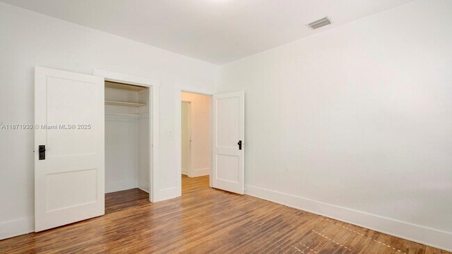 Building Photo - 1676 SW 11th St
