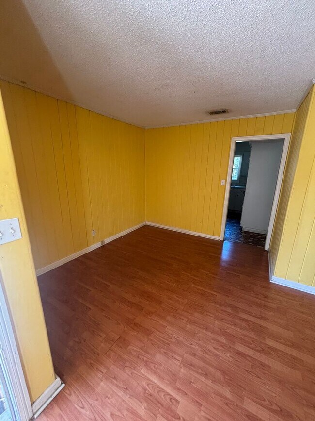 Building Photo - 116 Moss Oak Dr
