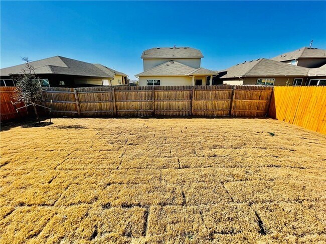 Building Photo - 3025 Egan Dr