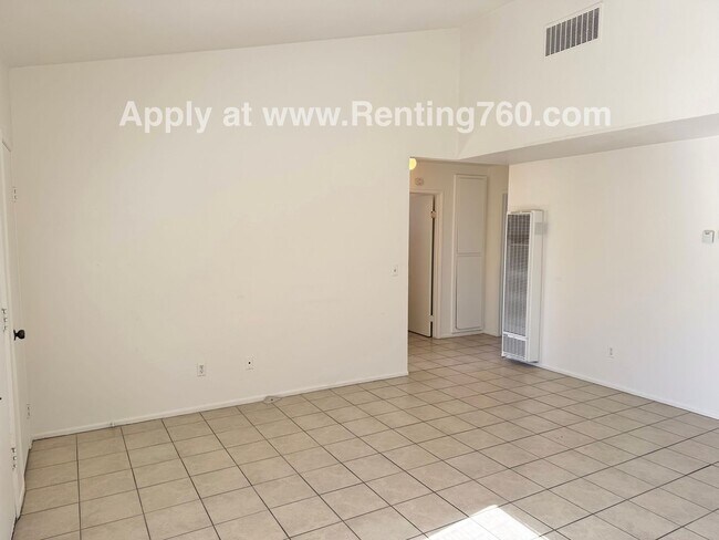 Building Photo - Spacious 2 Bed 1 Bath Home With Indoor Laundry Room