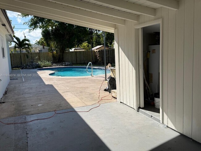 Building Photo - 19810 Holiday Rd