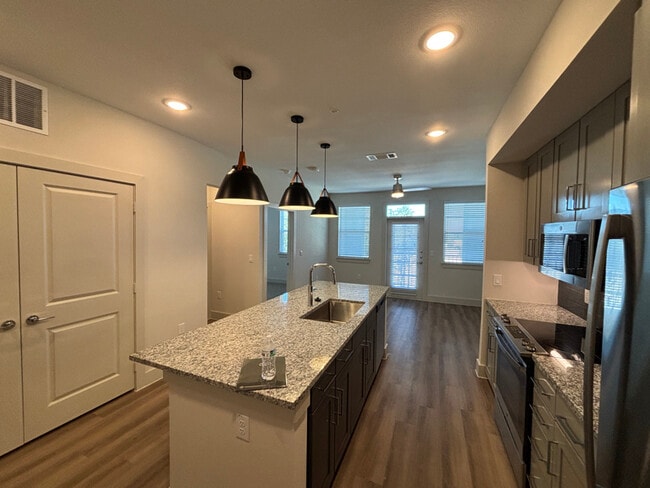 Building Photo - 216 Flint Rdg Rd