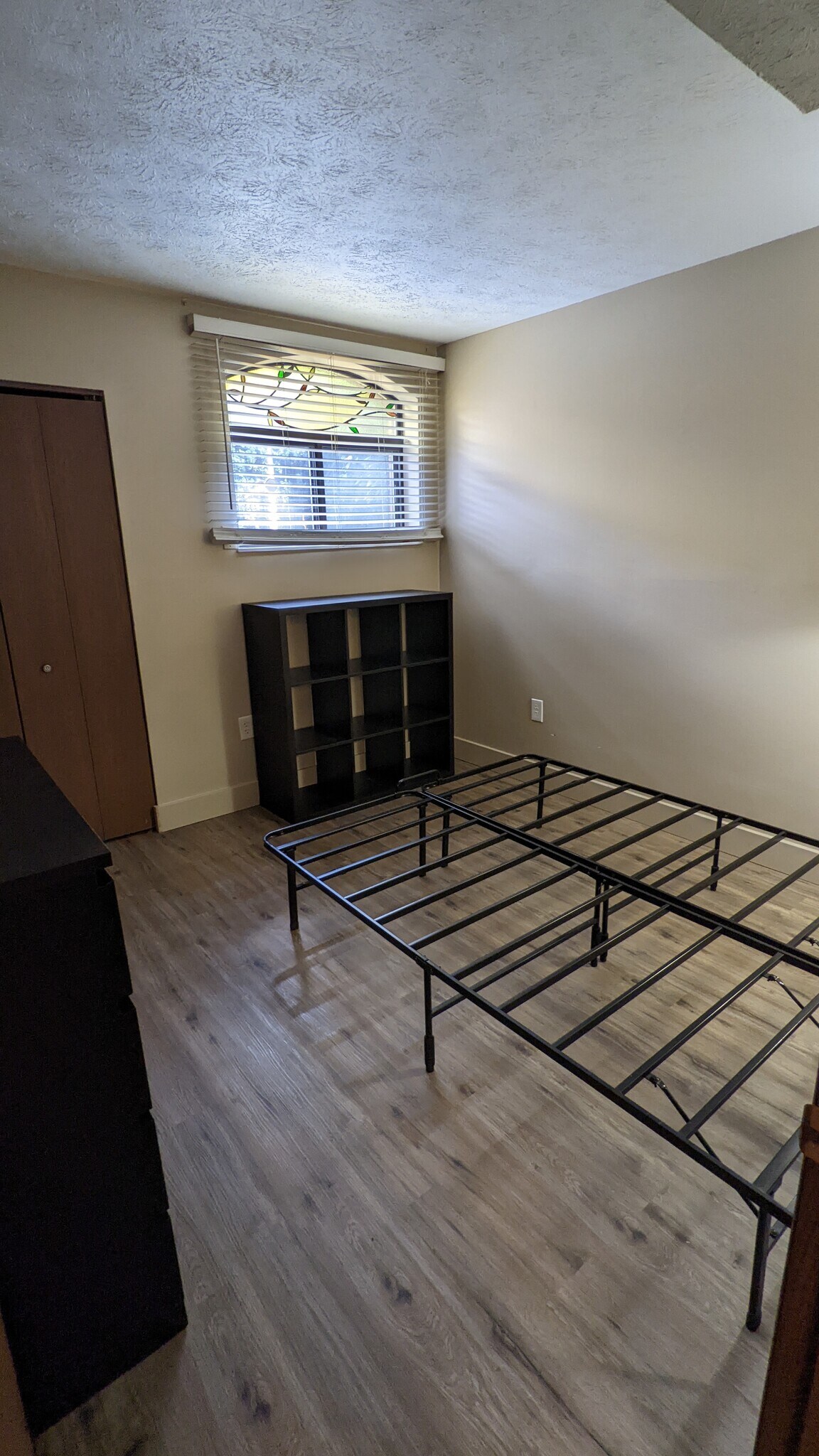 Bedroom - 3240 Niagara Sq