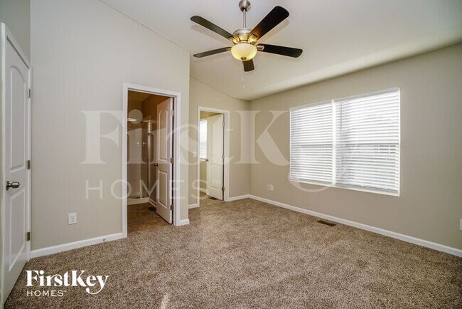 Building Photo - 6328 Marengo St