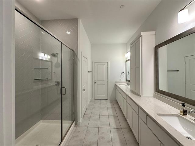 Building Photo - 619 Arapaho Dr