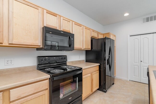 Building Photo - Brand New Pulte Townhouse Available Now