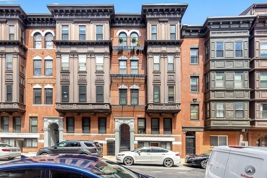 Building Photo - 12 Battery St