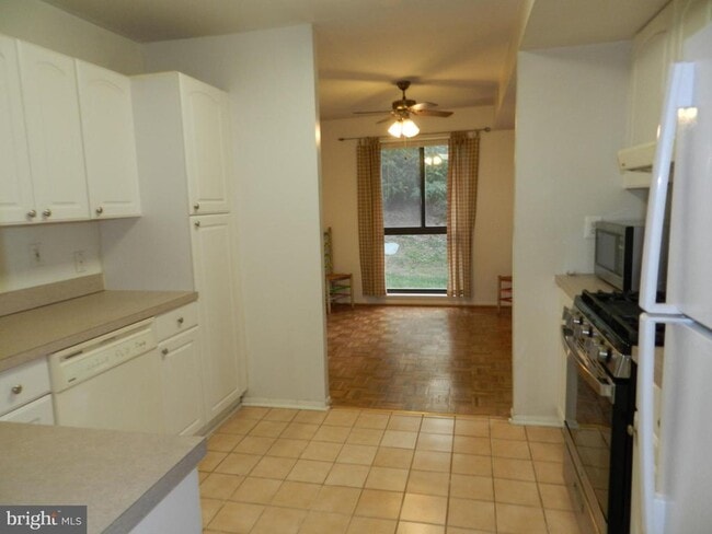 Building Photo - 2062 Royal Fern Ct