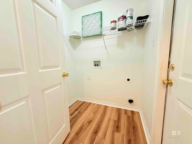 Building Photo - 7343 Franklin Square Ct