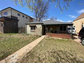 Building Photo - Awesome 2 bedroom Bungalow in Cory-Merill ...