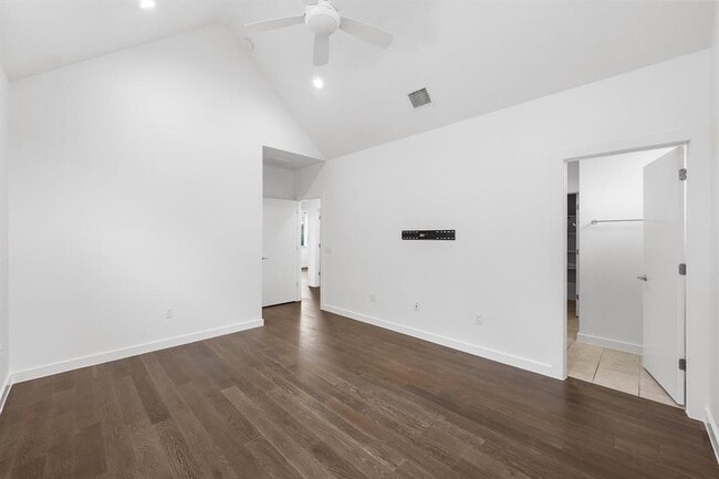 Building Photo - 3600 Clary Wy