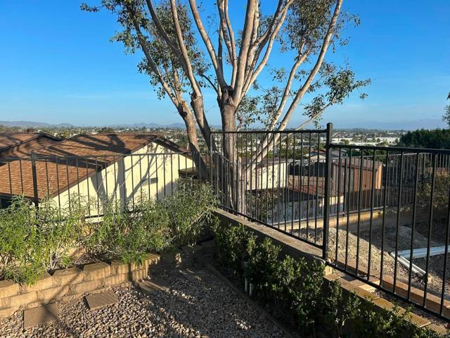 Building Photo - 1404 Highridge Dr