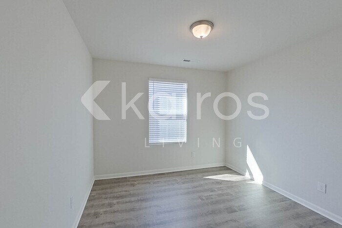 Building Photo - 2537 Provence Dr SE