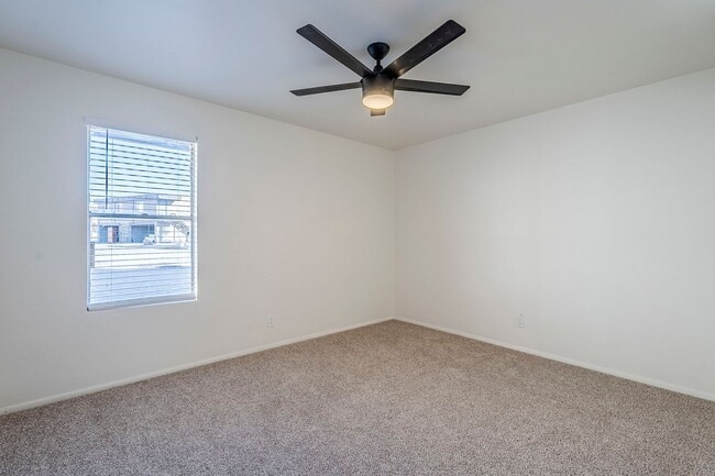 Building Photo - First floor fully updated unit!