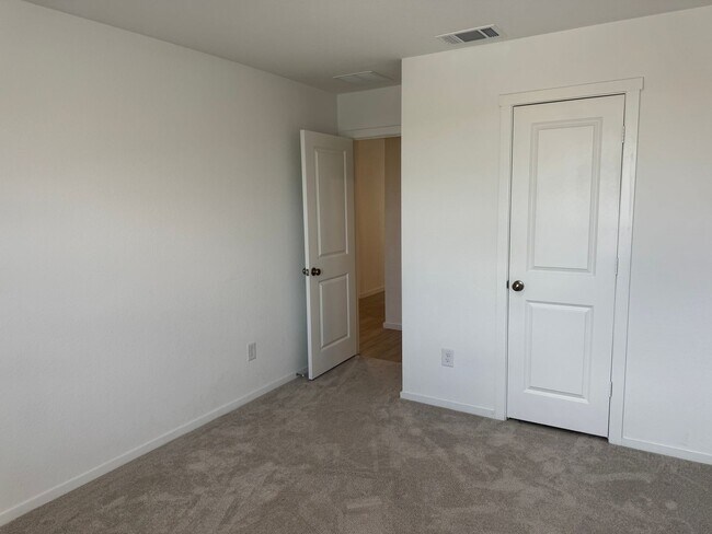 Building Photo - 12931 Kathleen St