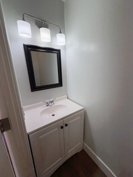 Building Photo - 265 La Veta Ave