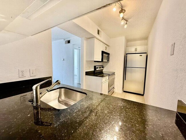 Building Photo - 3311 Haviland Ct