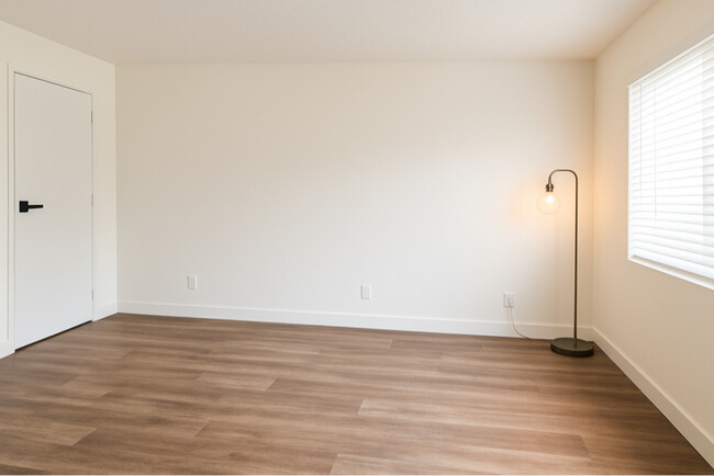 Building Photo - 1512 Henry Ave