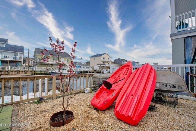 Building Photo - 45 Sylvia Ln