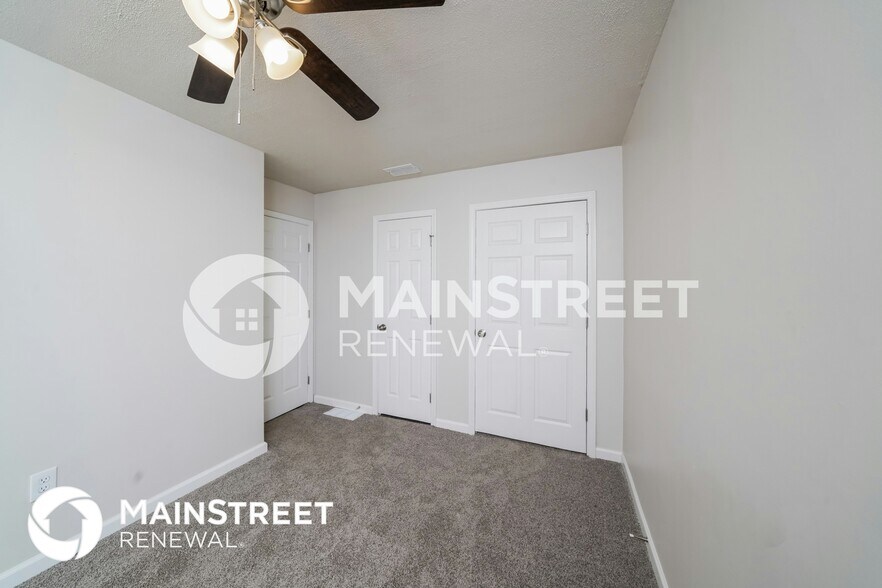 Building Photo - 323 N 43rd St