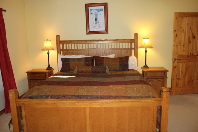 Building Photo - WINTER RENTAL-204 Durango Ct.-Remodeled 3 Bed w/Loft &4 Baths Condo w/ Private Laundry