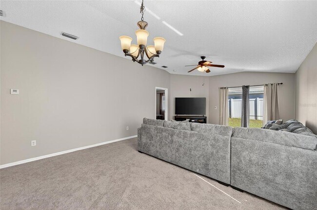 Building Photo - 11812 Lynmoor Dr