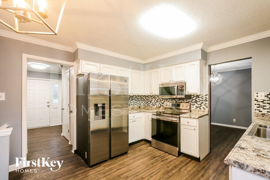 Building Photo - 7843 Stafford Ln