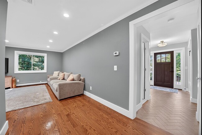 Building Photo - 28 Dirubbo Dr