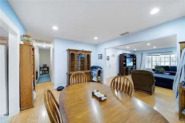 Building Photo - 8228 Oakhurst Pl