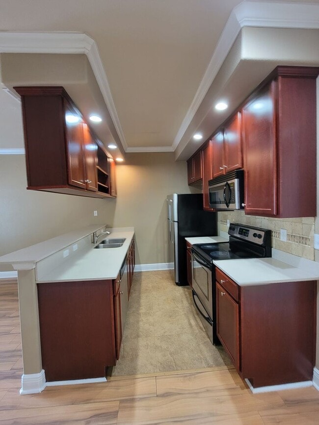 Building Photo - 3 Bedroom town home for rent August 6, 2026 in gated community with pool, renting for $1475 per m...