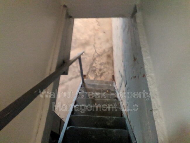 Building Photo - 2103 1/2 E. 31st Street
