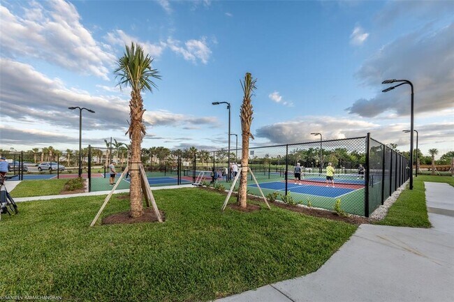 Building Photo - 14091 Heritage Landing Blvd