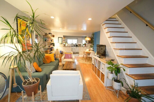 Building Photo - 928 Hoffman St