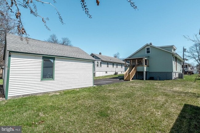 Building Photo - 106 Linderman Ave